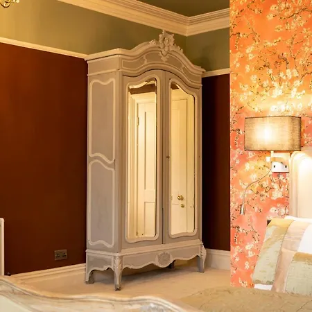 Victorian Luxury *